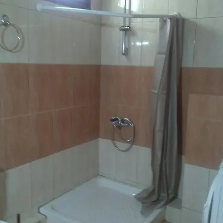 Vakantiehuis Traditional Flat In - Lampiri *