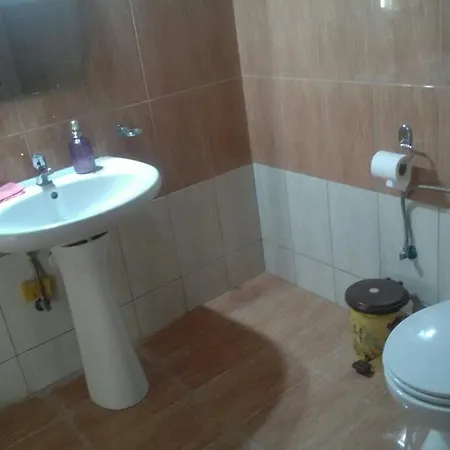 Traditional Flat In - Lampiri *