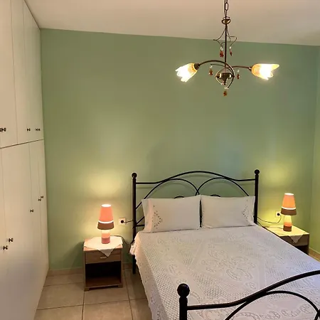 Traditional Flat In - Lampiri Prázdninový dům Zíria