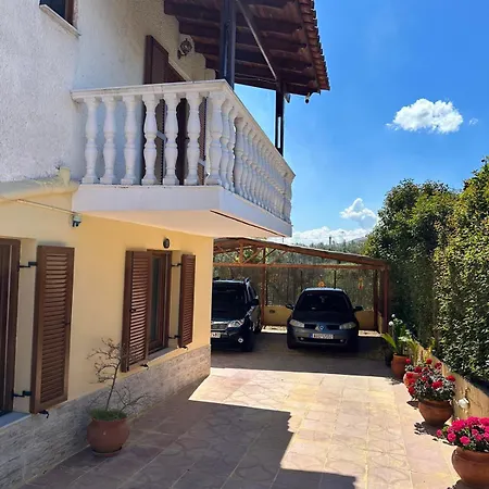 Traditional Flat In - Lampiri * Ziria