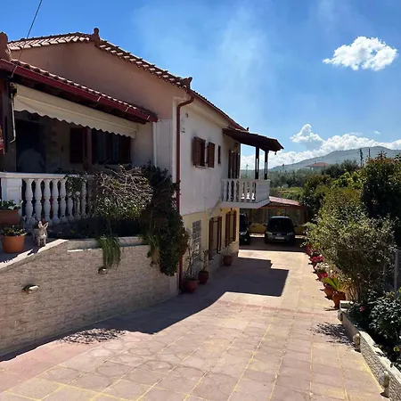 Traditional Flat In - Lampiri *