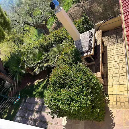 Traditional Flat In - Lampiri Holiday home